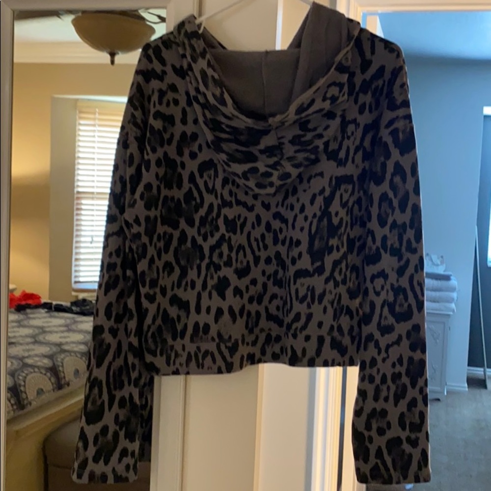 Hoddie - Picture 3 of 4